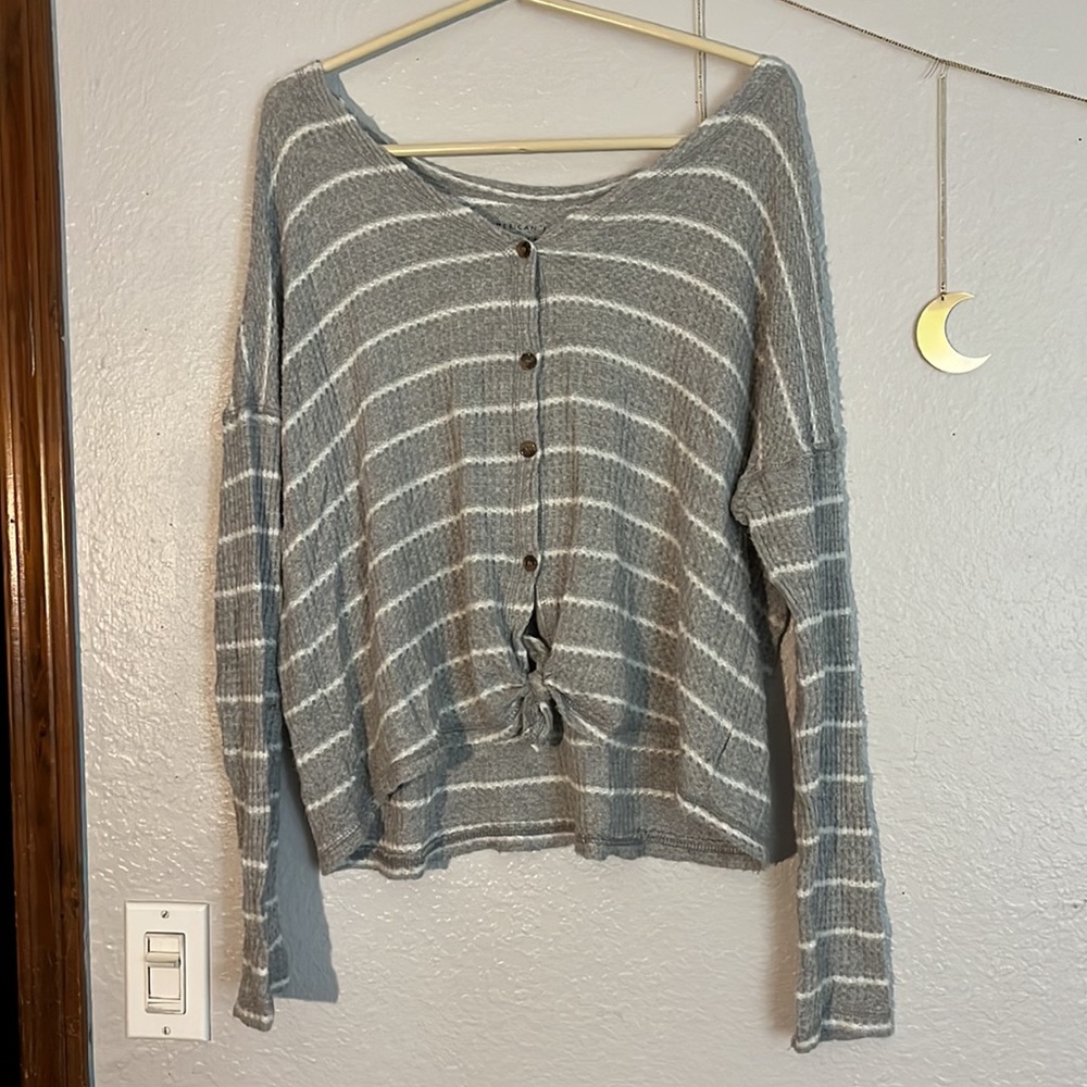 (3 FOR $20) American eagle grey waffle-knit sweater